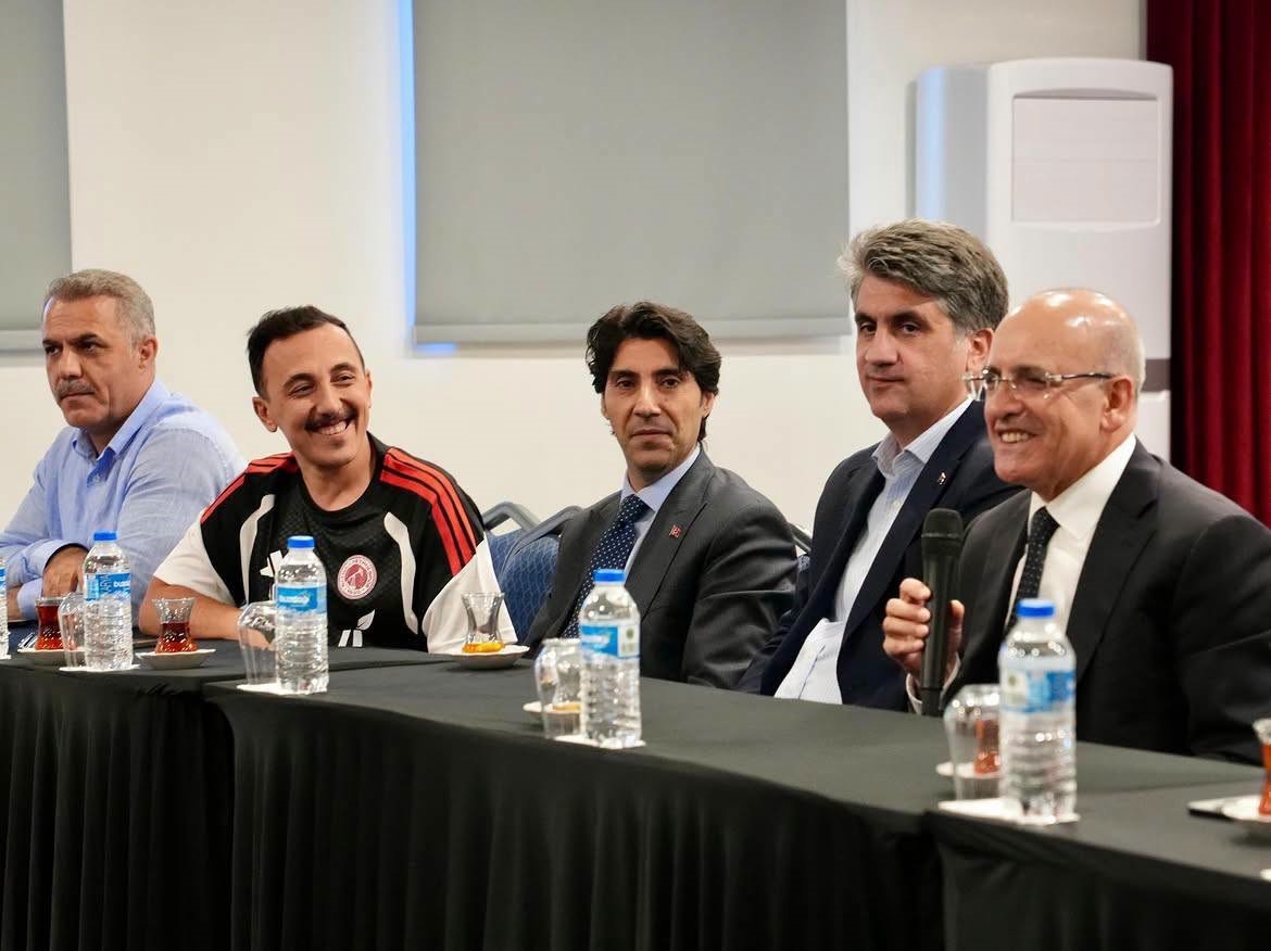 Bakan Şimşek, Bolu kampındaki Batman Petrolspor&rsquo;u ziyaret etti