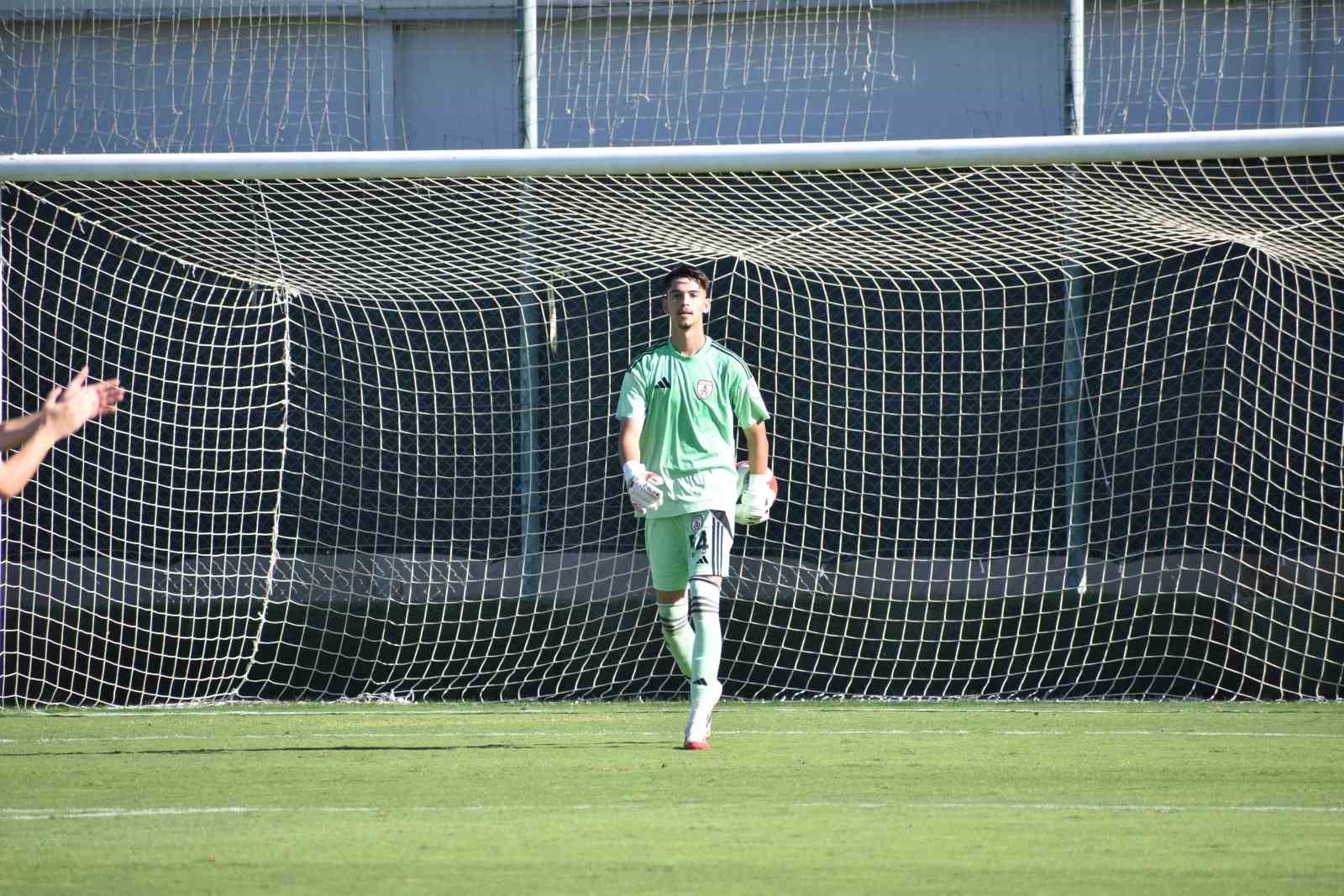 Altınordu&rsquo;nun kalecisi S&uuml;per Lig&rsquo;e gidiyor