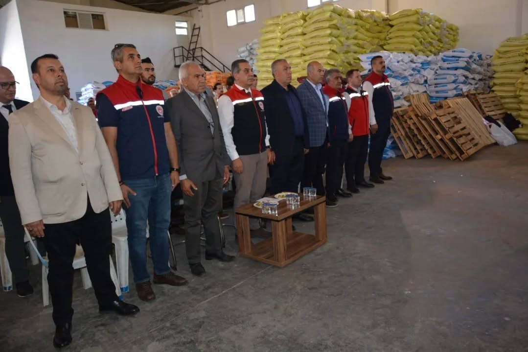 Aydın&rsquo;da 9 bin kilonun &uuml;zerinde ay&ccedil;i&ccedil;eği tohumu &uuml;reticiye dağıtıldı
