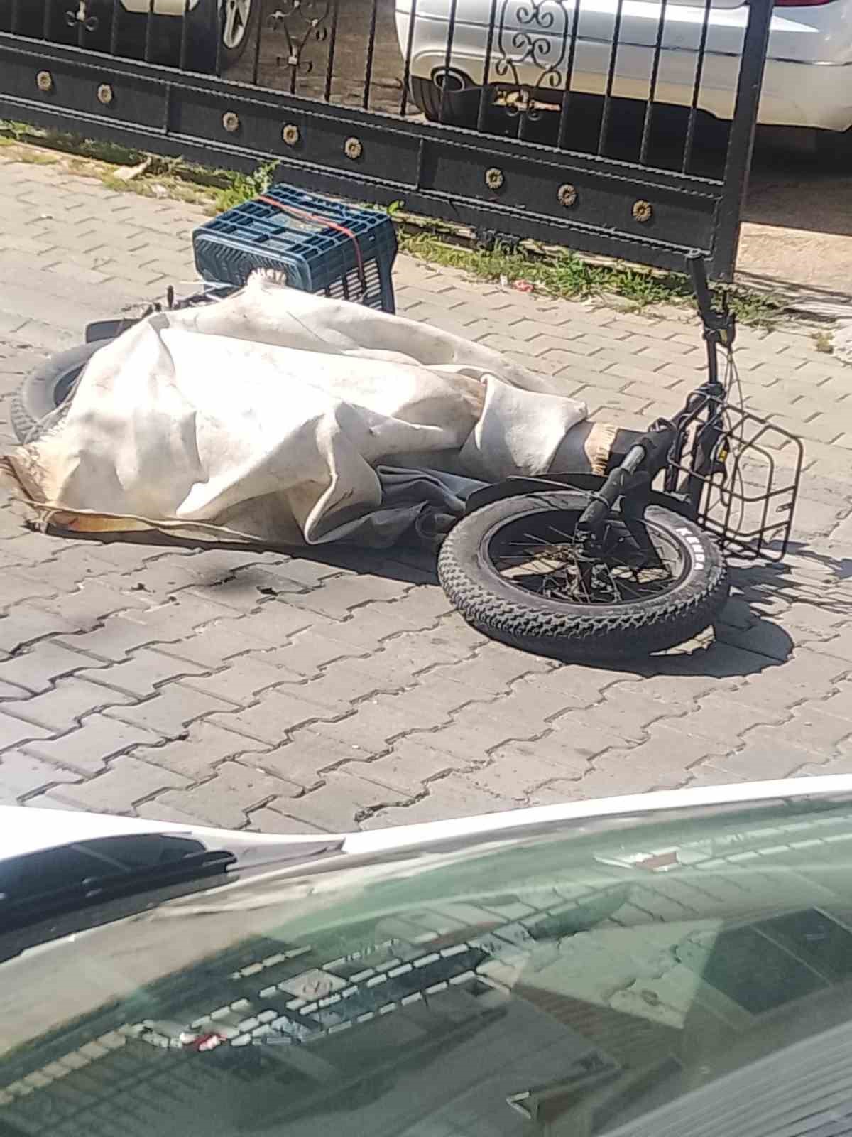 L&uuml;leburgaz&rsquo;da seyir halindeki elektrikli bisikletin pili patladı, s&uuml;r&uuml;c&uuml; yaralandı