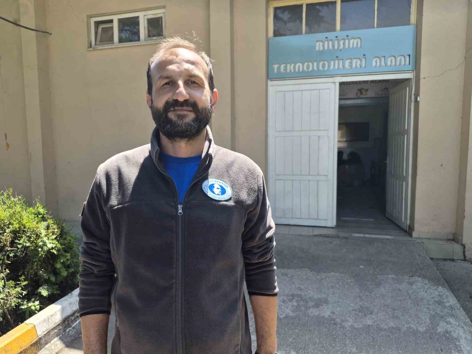 Bilişim &ouml;ğrencileri, sekt&ouml;r&uuml;n inceliklerini yurt dışı stajı ile &ouml;ğreniyor