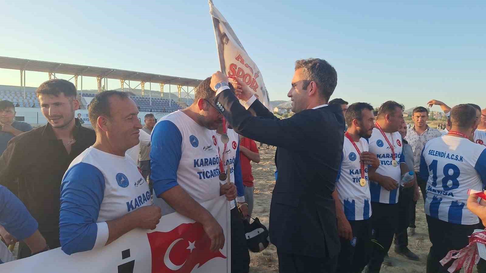 Selendi&rsquo;nin atlı cirit zaferi