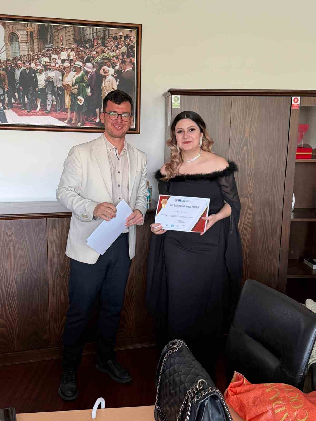 Atat&uuml;rk &Uuml;niversitesi &ouml;ğrencilerinden muhteşem şan konseri