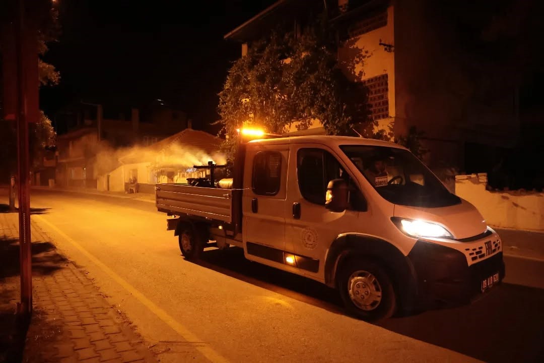İncirliova&rsquo;da sivrisinekle m&uuml;cadele &ccedil;alışmaları s&uuml;r&uuml;yor