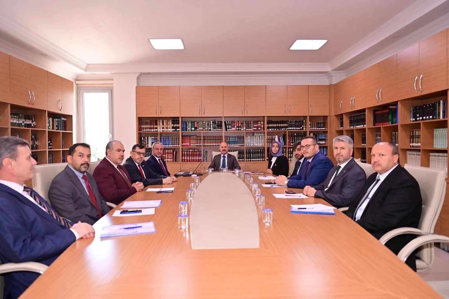 Vali Varol, İl M&uuml;ft&uuml;l&uuml;ğ&uuml;&rsquo;nde y&uuml;r&uuml;t&uuml;len hizmetler hakkında bilgi aldı