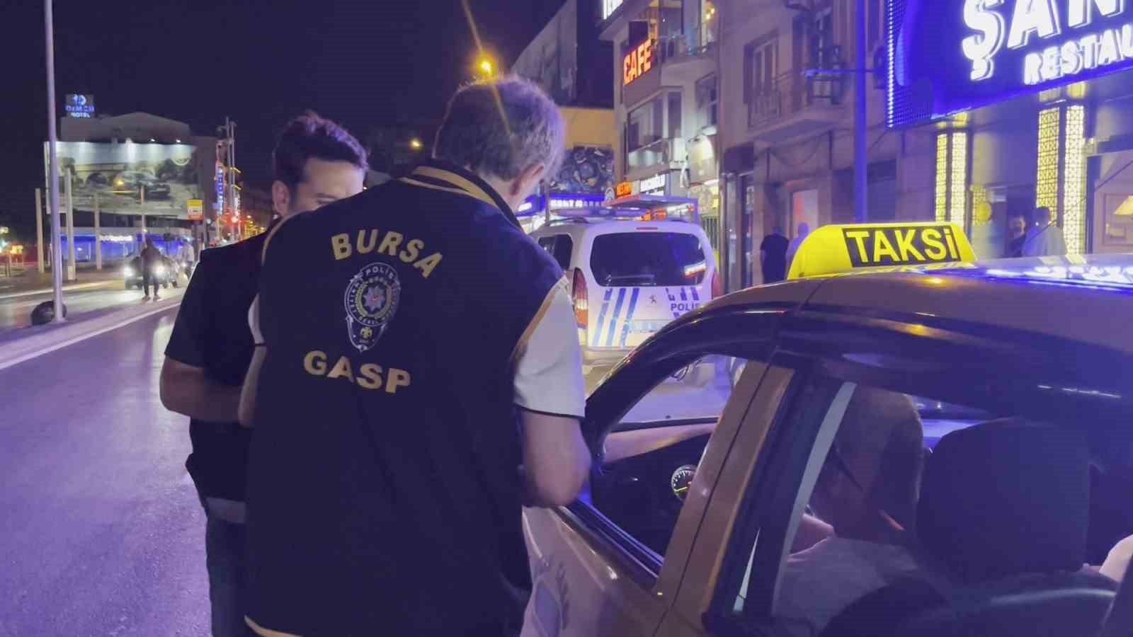 Bursa&rsquo;da bin polisle huzur operasyonu Sokaklar abluka altına alındı