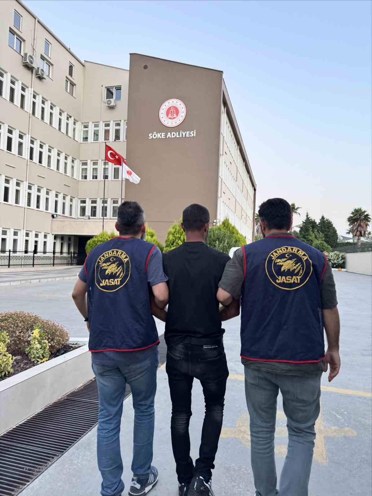 S&ouml;ke ve Karacasu&rsquo;da aranan şahıslar yakalandı