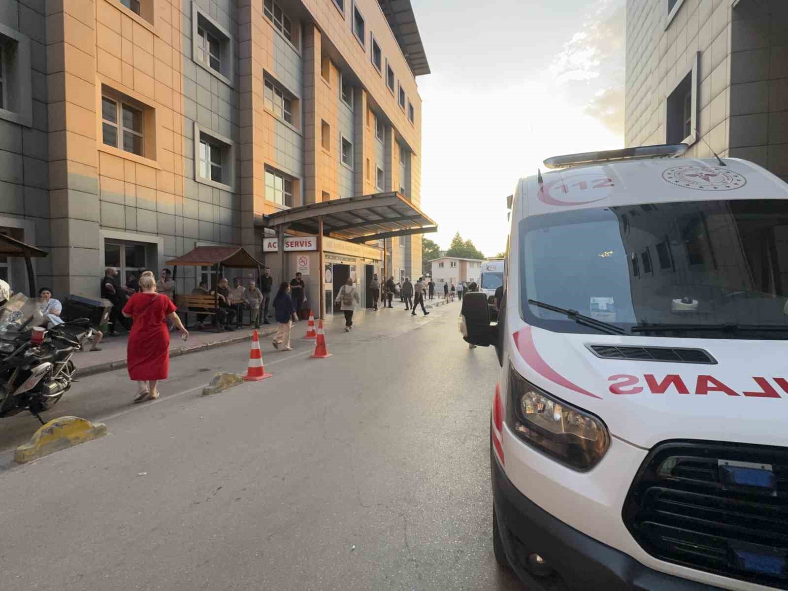 Bursa&rsquo;da iş yerine gelen ş&uuml;pheli, tartıştığı kişiyi ayağından vurdu