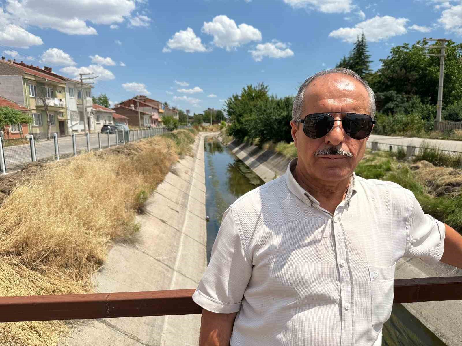 Sulama kanalı i&ccedil;in muhtardan "yeşil alan" talebi