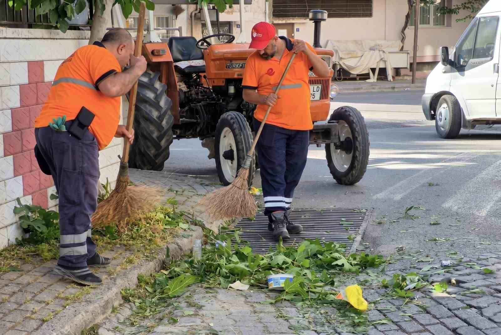 Efeler Belediyesi&rsquo;nden sokaklarda temizlik &ccedil;alışması