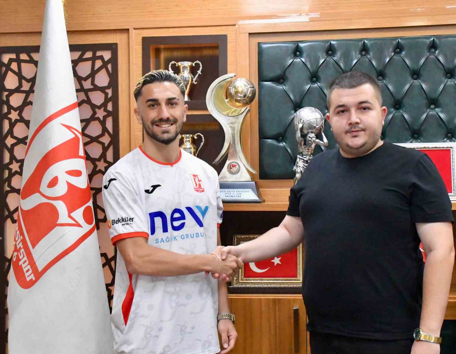 Balıkesirspor, Ferit &Ouml;zler&rsquo;i renklerine bağladı