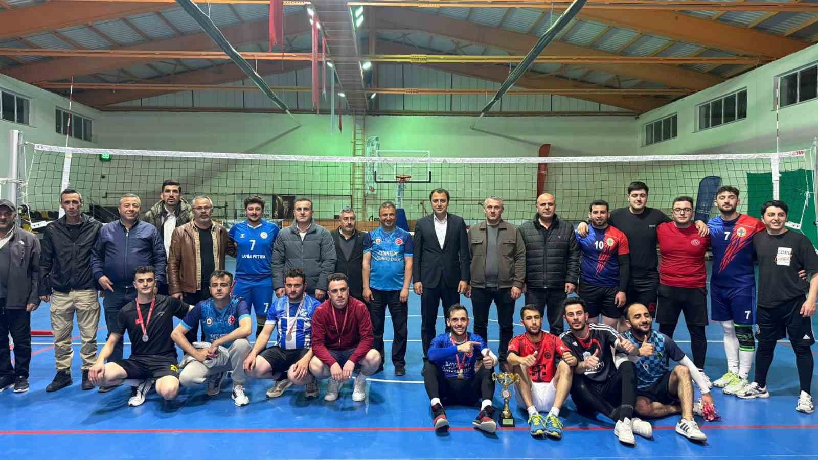 Aydıntepe&rsquo;de voleybol turnuvası tamamlandı