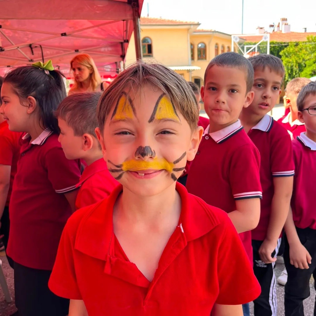 Muğla&rsquo;da "Farklı Renkler, Aynı Kalpler" şenliği g&ouml;n&uuml;lleri fethetti