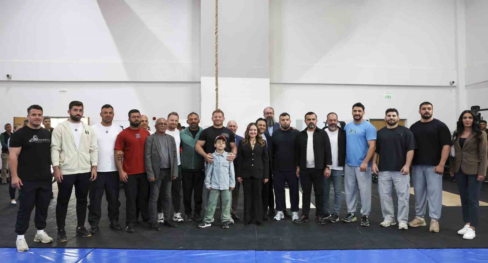 Antalya B&uuml;y&uuml;kşehir Belediyesi g&uuml;reş&ccedil;ileri Kırkpınar&rsquo;a hazır