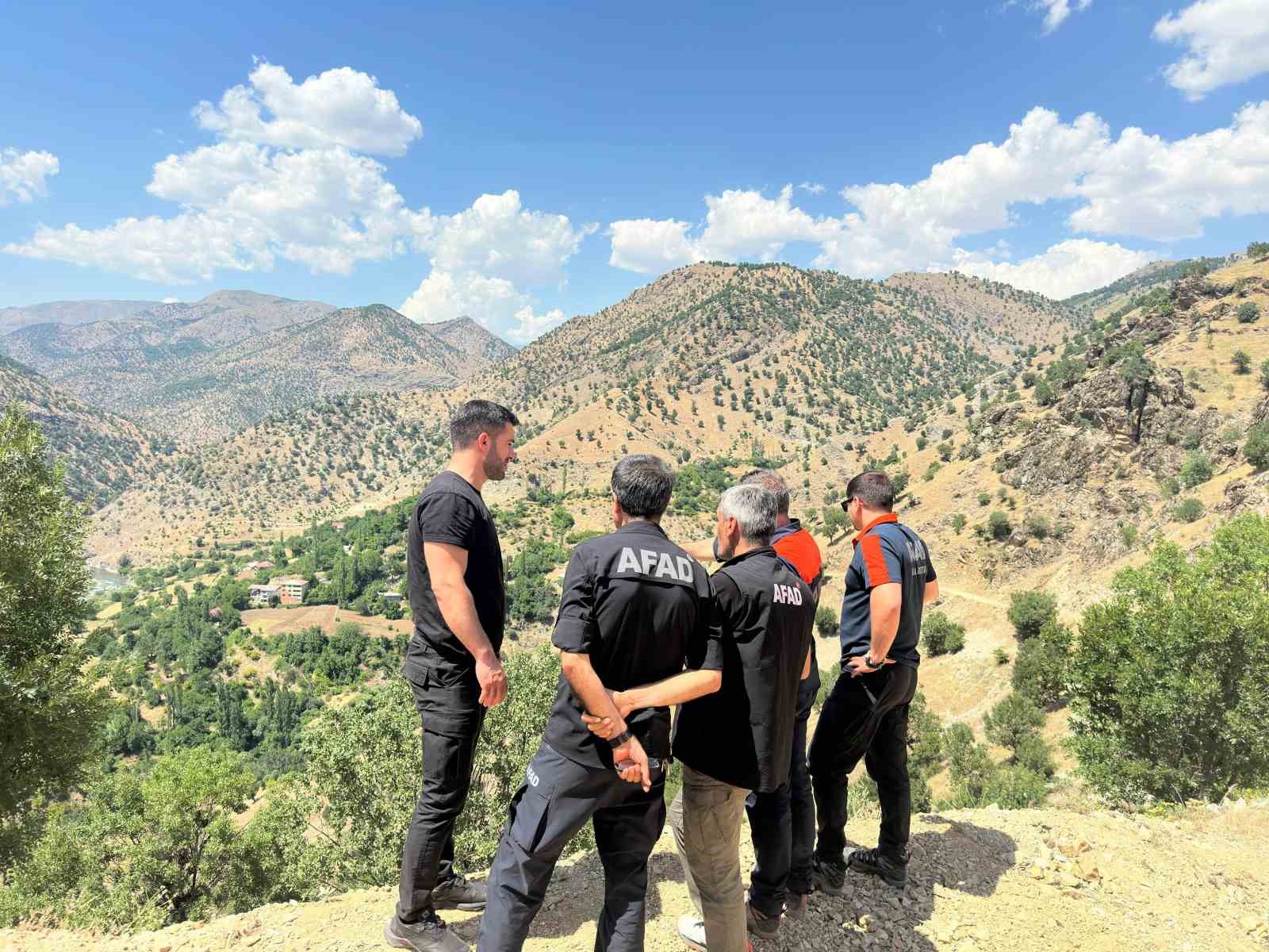 Akıntıya kapılarak kaybolan şahsı arama &ccedil;alışmaları s&uuml;r&uuml;yor