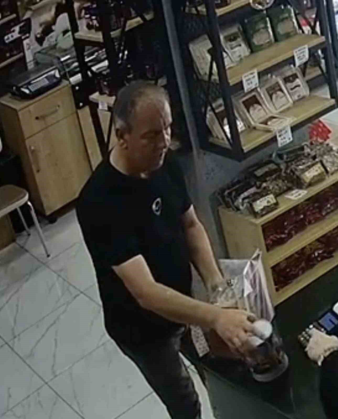 DMD hastası &ccedil;ocuk i&ccedil;in toplanan paraları alıp kayıplara karıştı