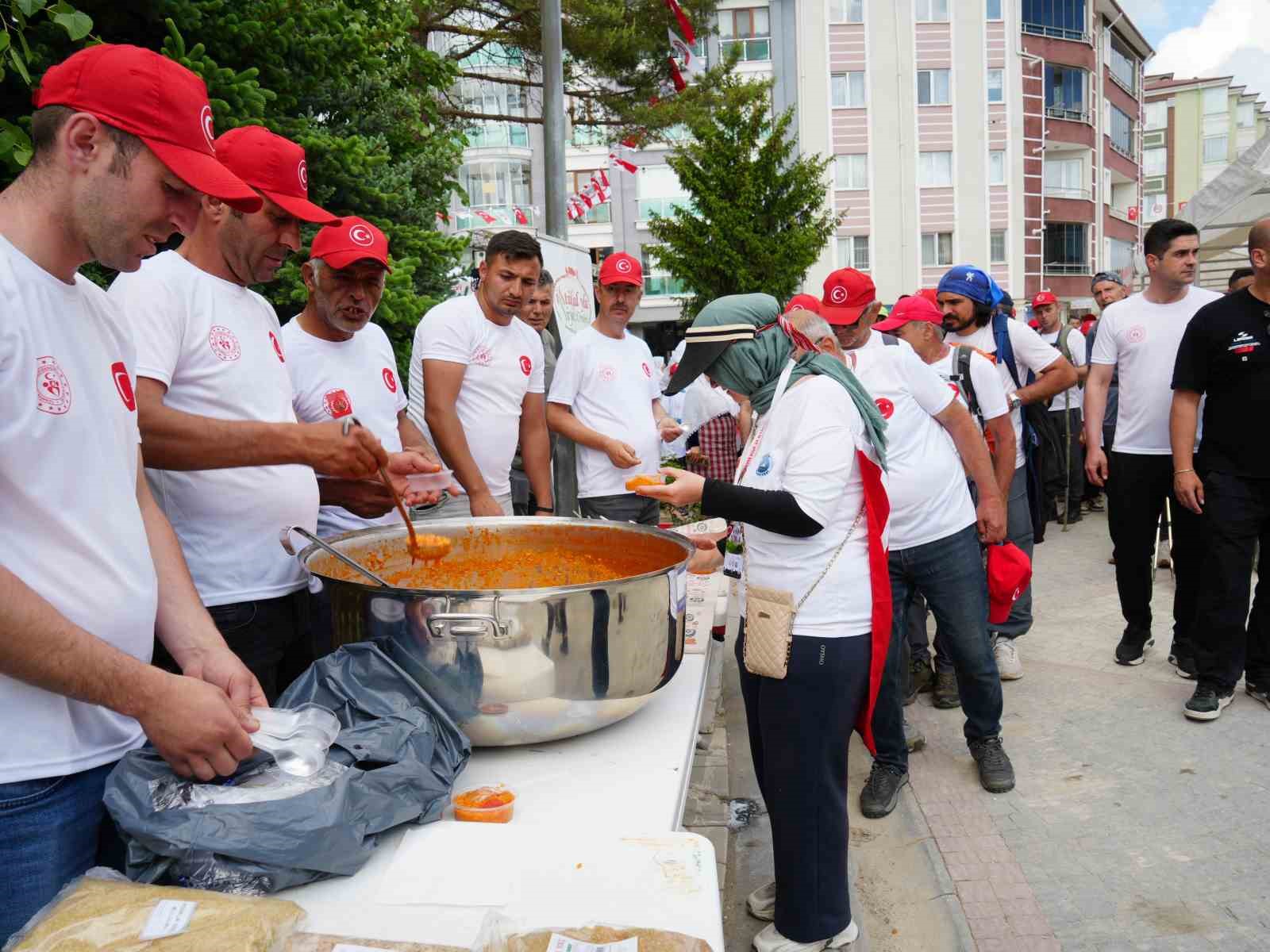 Atat&uuml;rk ve İstiklal Yolu Y&uuml;r&uuml;y&uuml;ş&uuml;&rsquo;nde katılımcılar, Seydiler il&ccedil;esine ulaştı