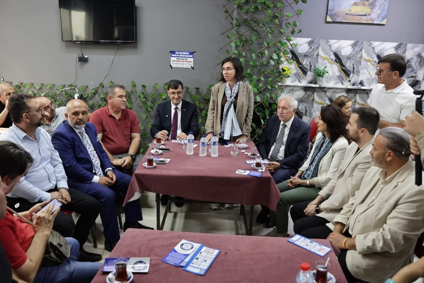 Başkan Kahveci, Uşak&rsquo;taki K&uuml;tahyalılarla bir araya geldi