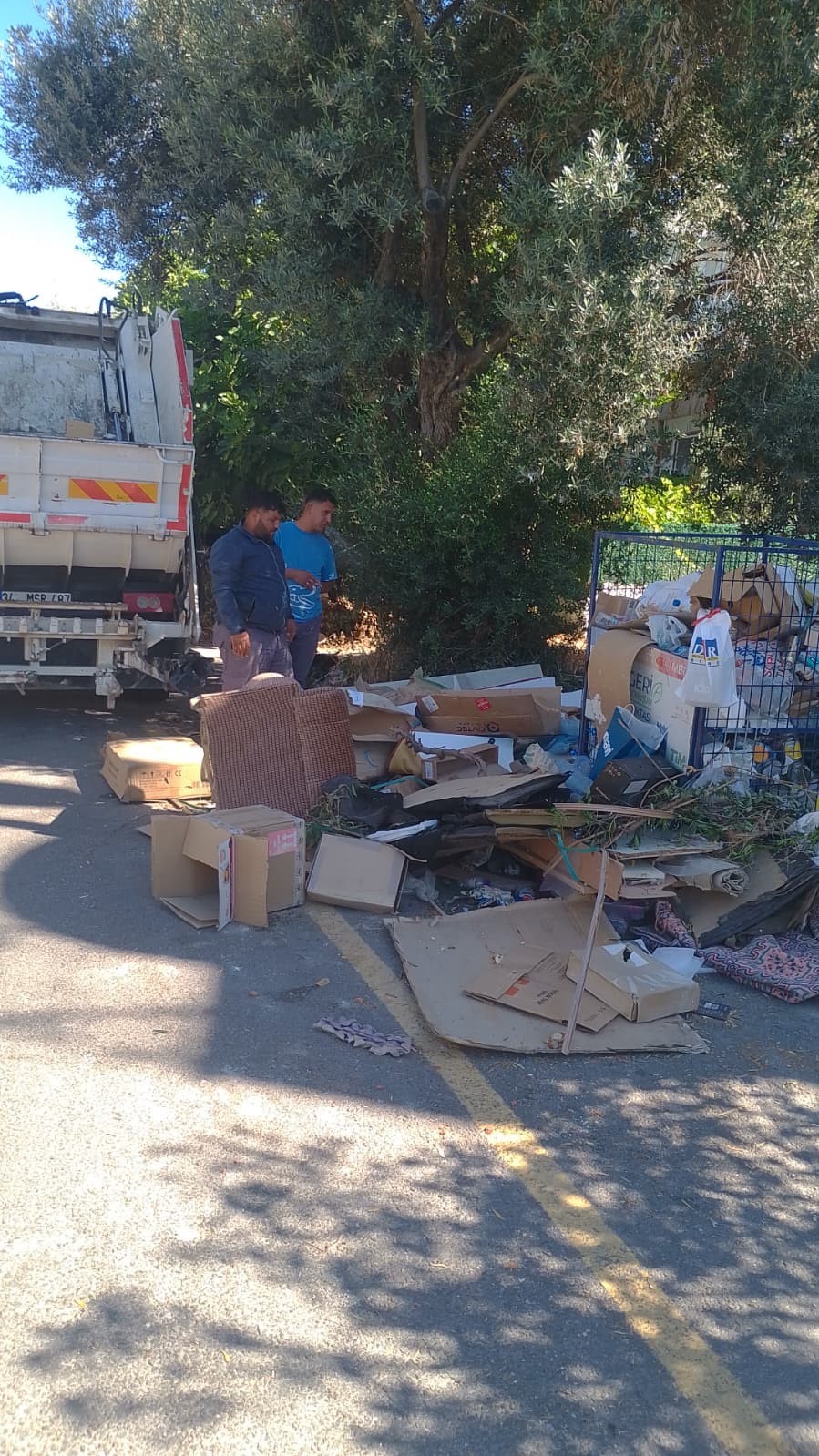 Kuşadası&rsquo;da bayramtatilinde 3 bin 67 ton &ccedil;&ouml;p toplandı