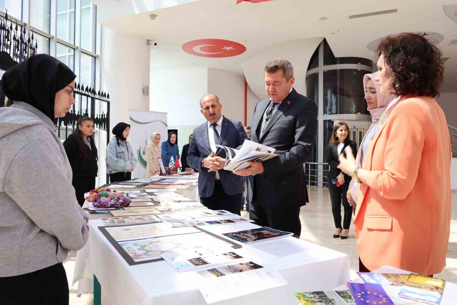 Bilecik&rsquo;te &lsquo;Arap&ccedil;a-İngilizce Yabancı Dil Festivali&rsquo; d&uuml;zenlendi