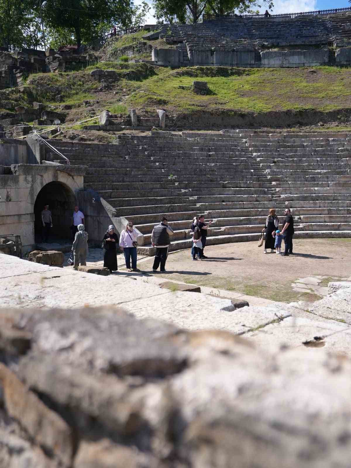 Konuralp Antik Tiyatro 14 bin ziyaret&ccedil;i ağırladı
