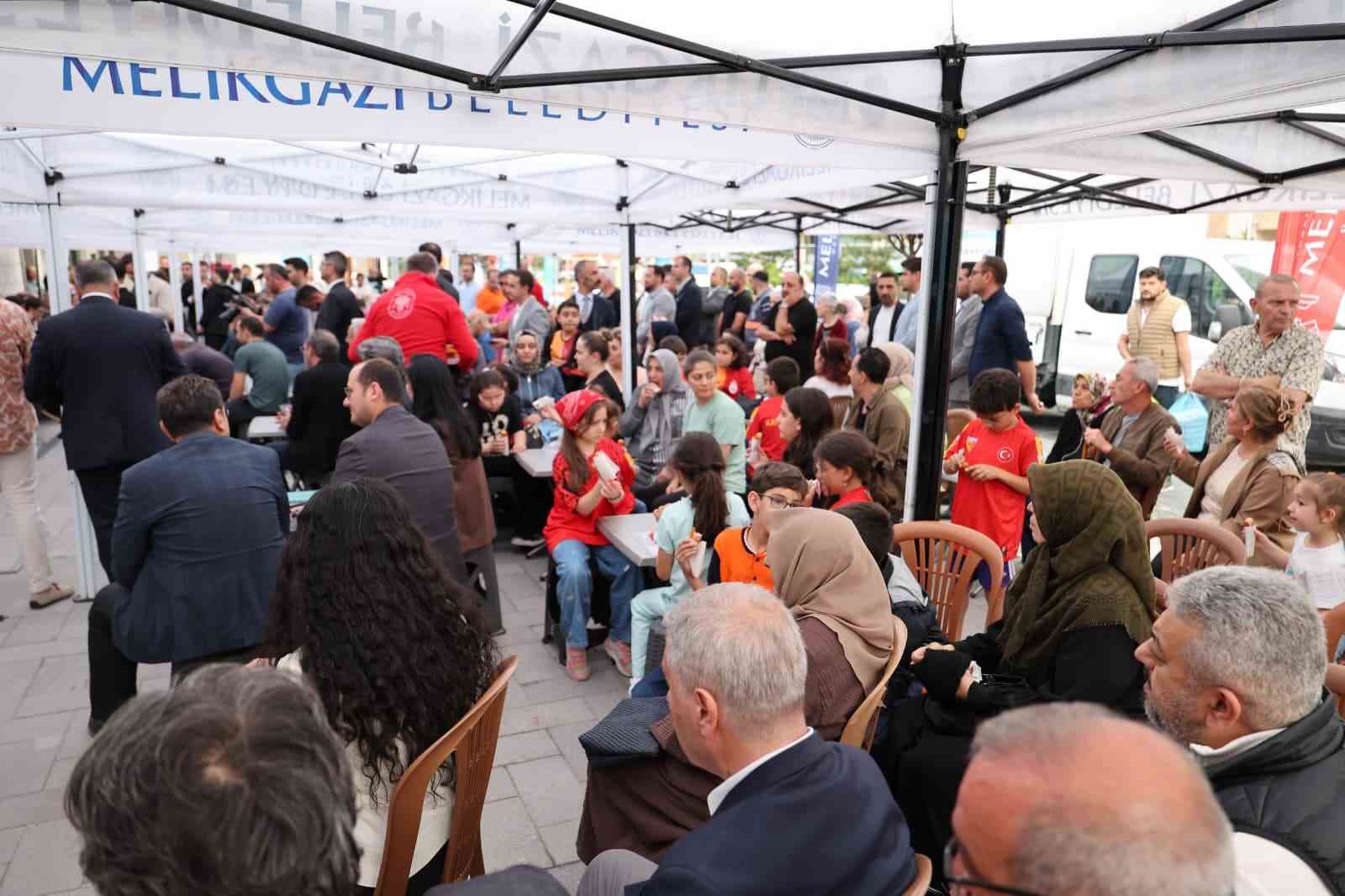 Köşk ve Gültepe sakinleri sordu, başkanlar cevapladı
