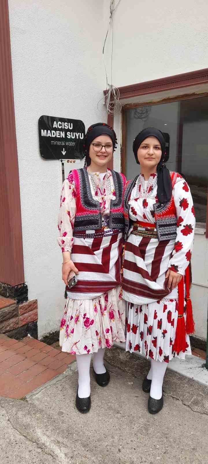 Trabzon&rsquo;da bahar coşkusu: 31&rsquo;inci Acısu Hıdrellez K&uuml;lt&uuml;r ve Bahar Bayramı Şenliği renkli g&ouml;r&uuml;nt&uuml;lere sahne oldu