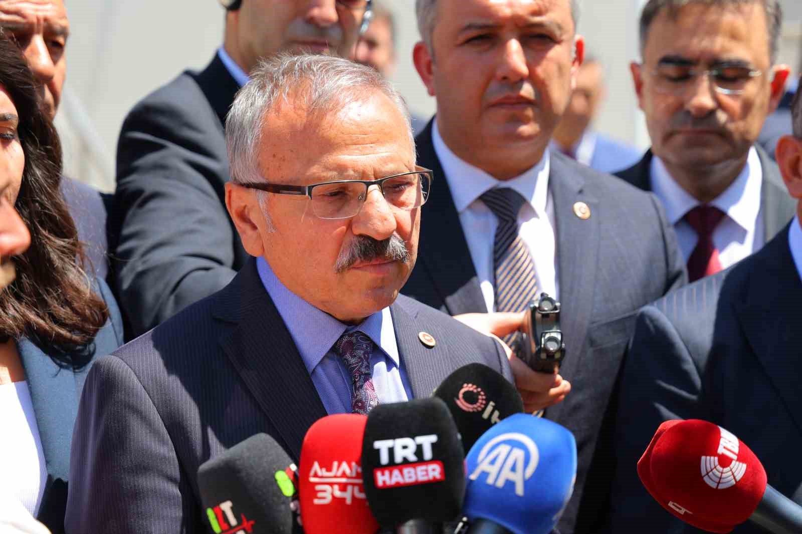 TBMM Komisyonu Ayser &Ccedil;alık Ortaokulu&rsquo;nda incelemelerde bulundu