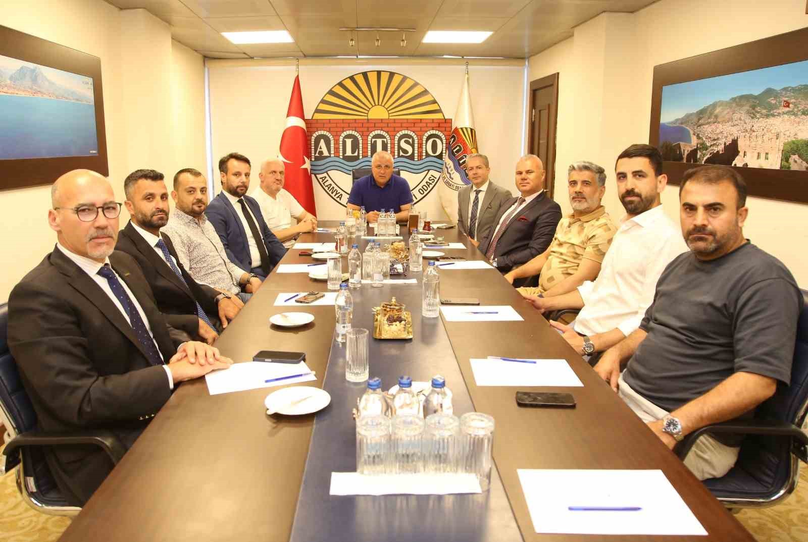 ALTSO Başkanı Erdem: "Sekt&ouml;rlerimizin taleplerini ilgili mercilere taşımaya ve &ccedil;&ouml;z&uuml;m &uuml;retmeye kararlılıkla devam edeceğiz&rsquo;&rsquo;