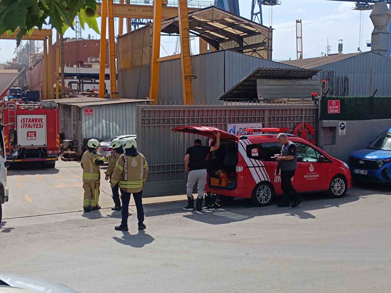 Tuzla&rsquo;da tersanede bakımdaki gemide &ccedil;ıkan yangın s&ouml;nd&uuml;r&uuml;ld&uuml;