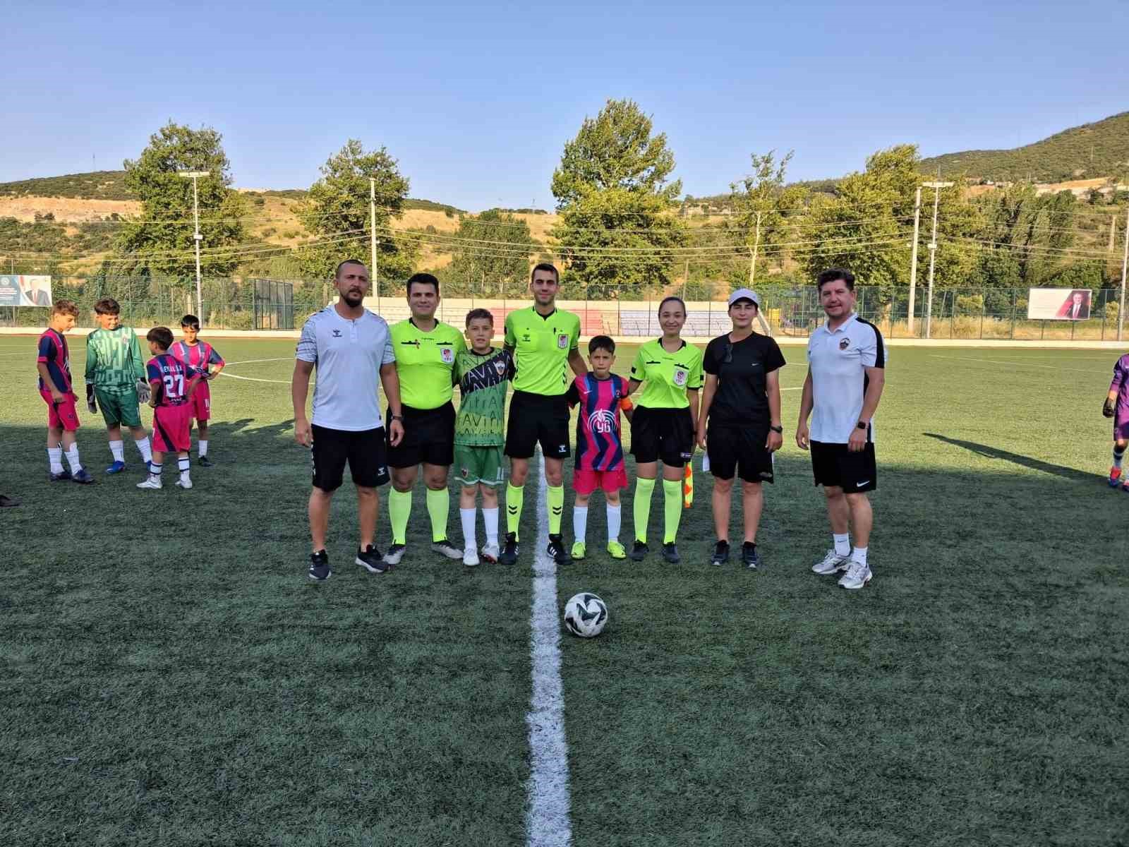 Bilecik U12 Gen&ccedil;ler Ligi&rsquo;nin şampiyonu 4 Eyl&uuml;lspor oldu
