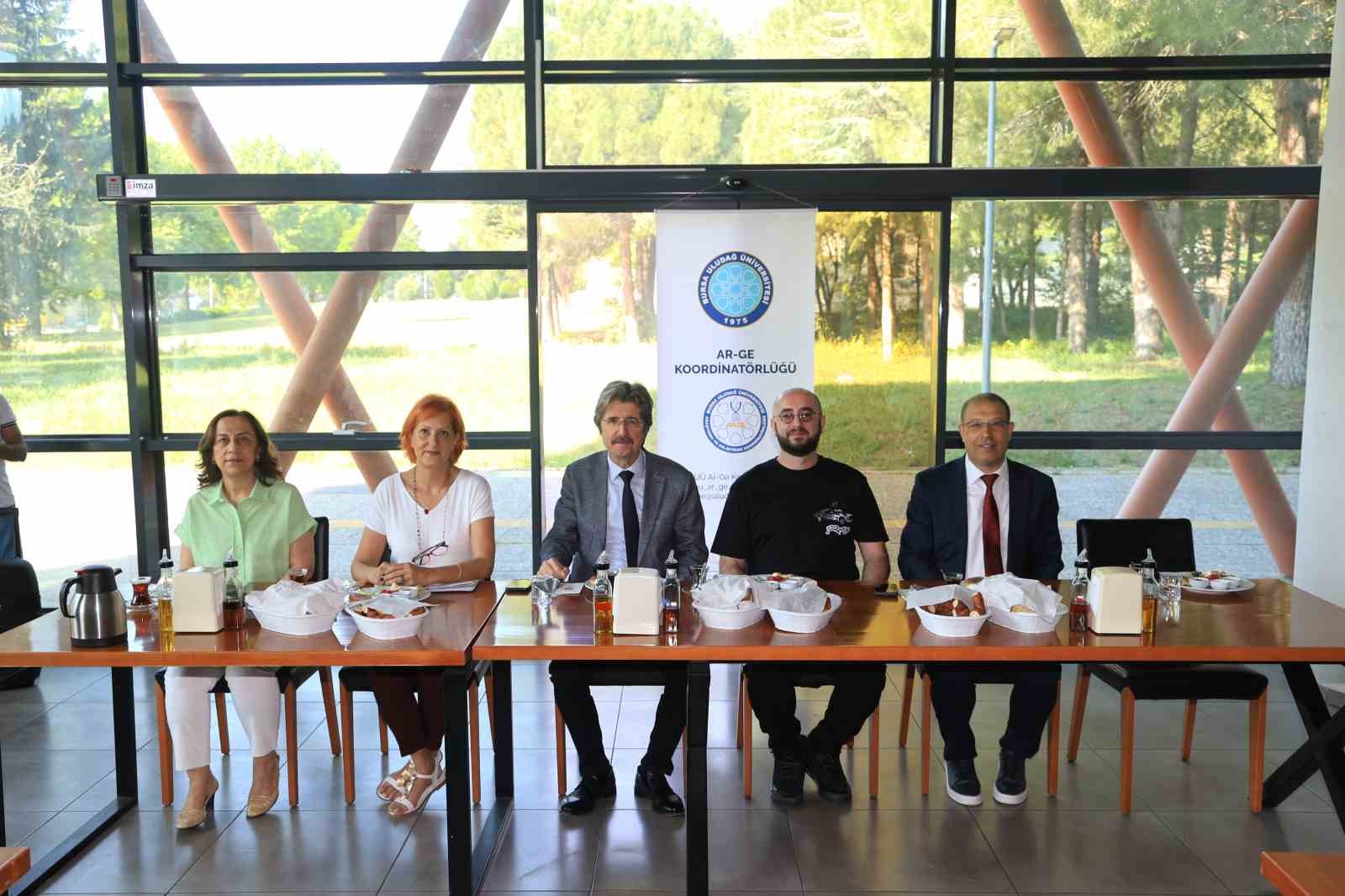 BU&Uuml;&rsquo;n&uuml;n başarılı akademisyenleri rekt&ouml;rle buluşmaya devam ediyor