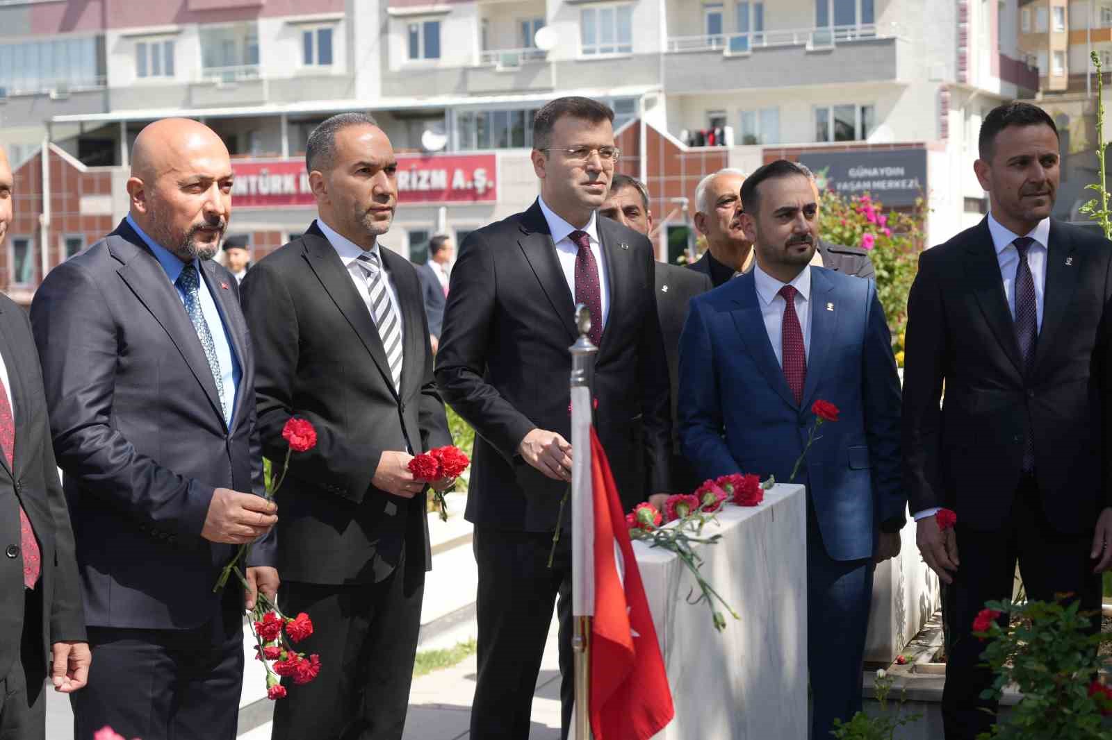 Niğde’de bayram arifesinde şehitlik ziyaret edildi