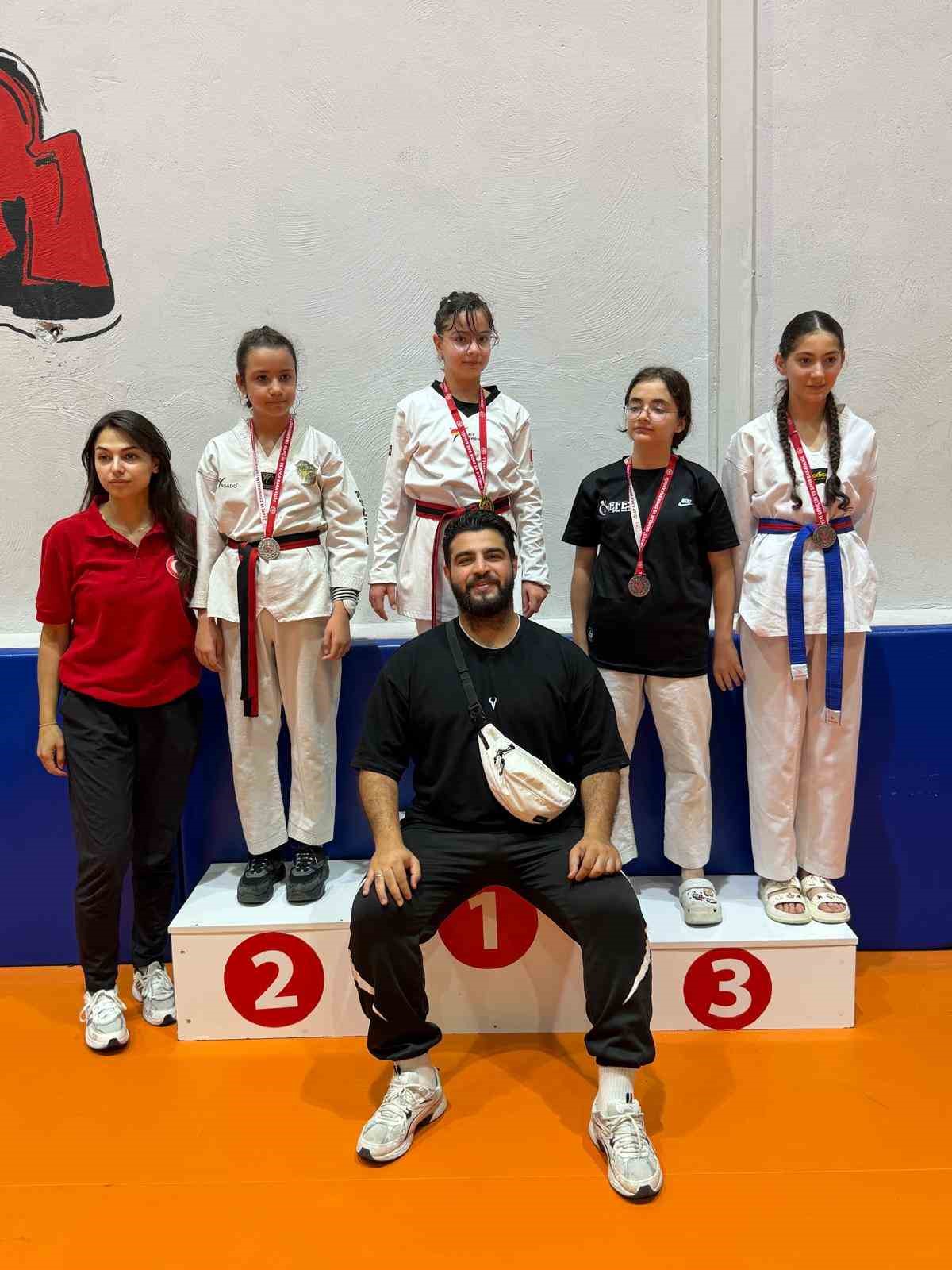 Minikler Taekwondo İl Se&ccedil;mesi yapıldı