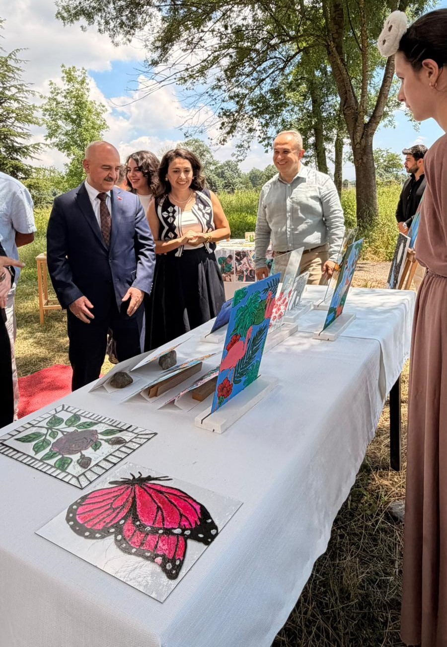 &Ouml;zel eğitim &ouml;ğrencilerinden g&ouml;z dolduran yıl sonu sergisi