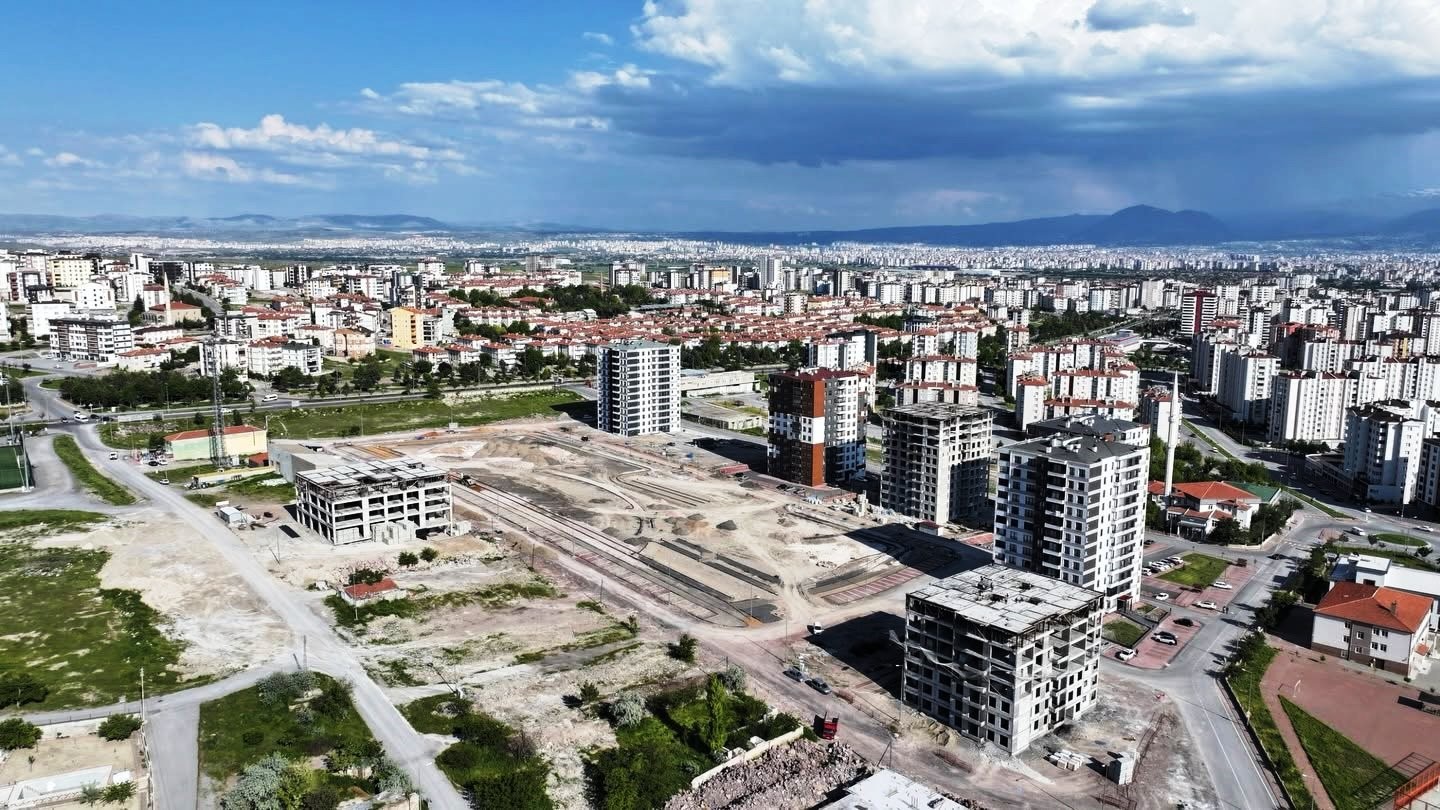 Başkan &Ccedil;olakbayrakdar: "Kentsel d&ouml;n&uuml;ş&uuml;mle birlikte yaşam alanlarını da inşa ediyoruz"