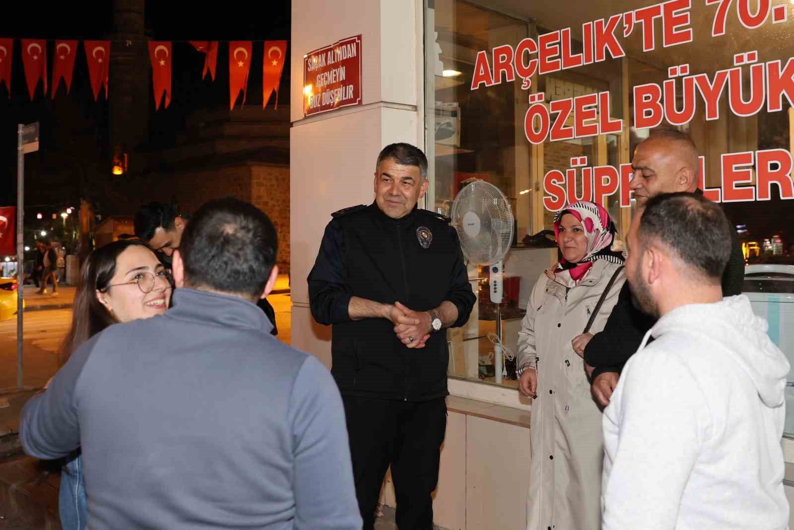 Erzurum&rsquo;da Emniyet M&uuml;d&uuml;r&uuml; tavsiye etti, vatandaş sigarayı bıraktı