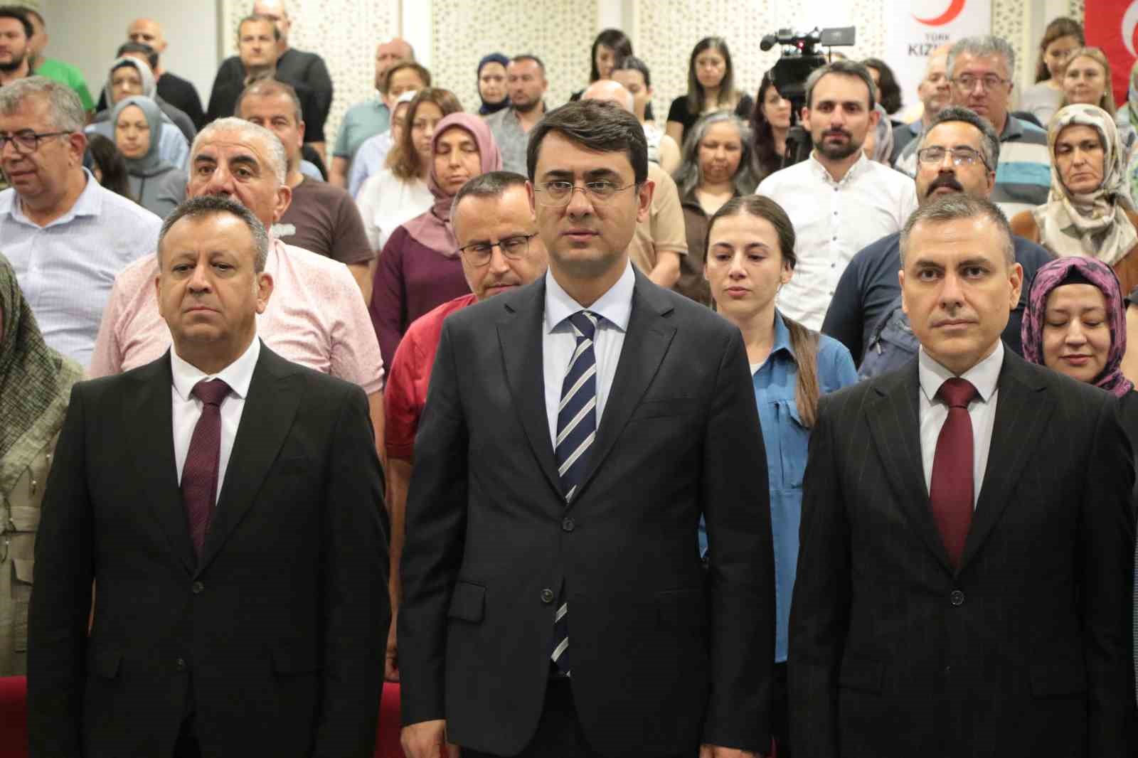 Uşak&rsquo;ta kan bağış&ccedil;ılarına plaket taktim edildi