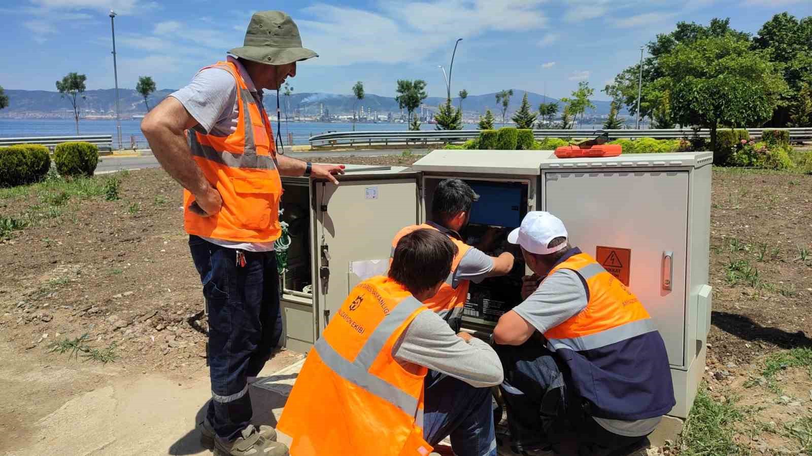 Kocaeli&rsquo;de trafik g&uuml;venliği i&ccedil;in 269 kavşakta 7/24 sinyalizasyon takibi
