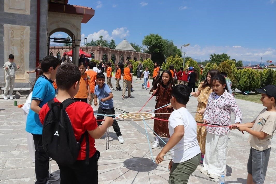 &Ccedil;EDES yılsonu kapanış programı Erzincan&rsquo;da d&uuml;zenlendi