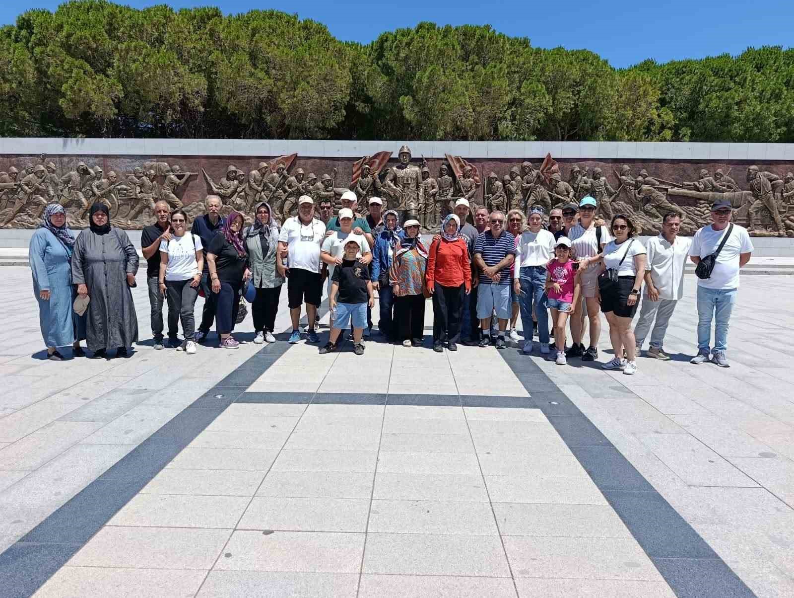 Burhaniyeliler B&uuml;y&uuml;kşehir desteğiyle &Ccedil;anakkale ziyareti yaptı