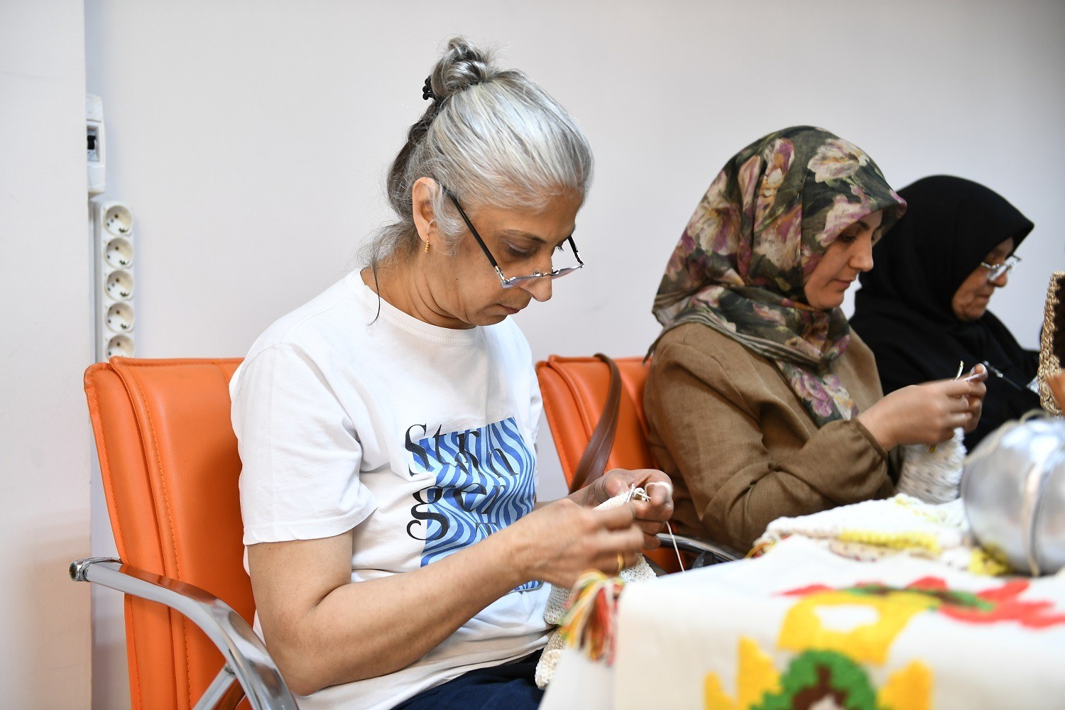 Yeşilyurt&rsquo;ta el emeği &uuml;r&uuml;nler ekonomiye d&ouml;n&uuml;ş&uuml;yor