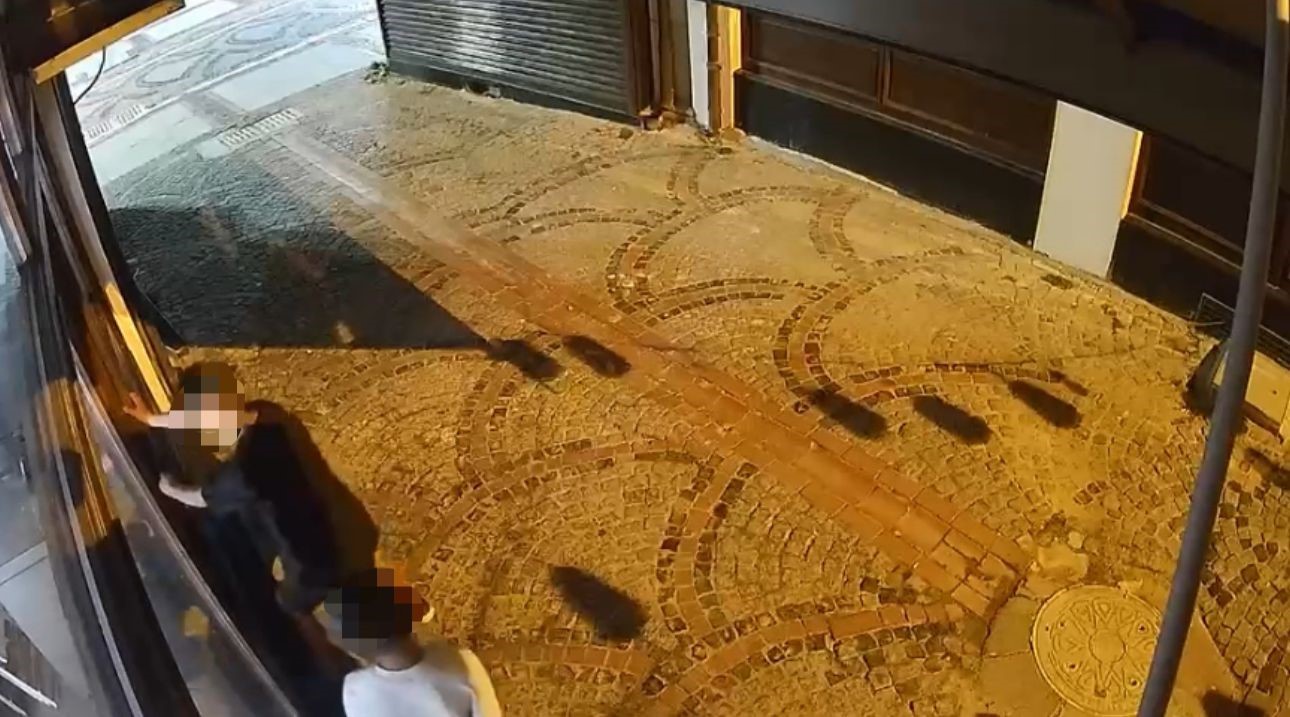 Edirne&rsquo;de &ccedil;ocuk hırsızlar kameraya yansıdı