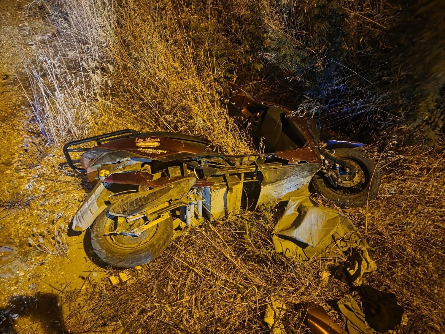 Antakya&rsquo;da dereye u&ccedil;an motosikletin s&uuml;r&uuml;c&uuml;s&uuml; yaralandı