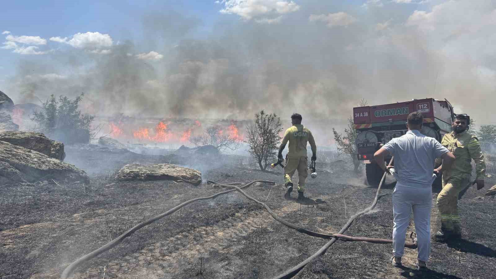 Edirne&rsquo;de vatandaşlar alevlere karşı seferber oldu