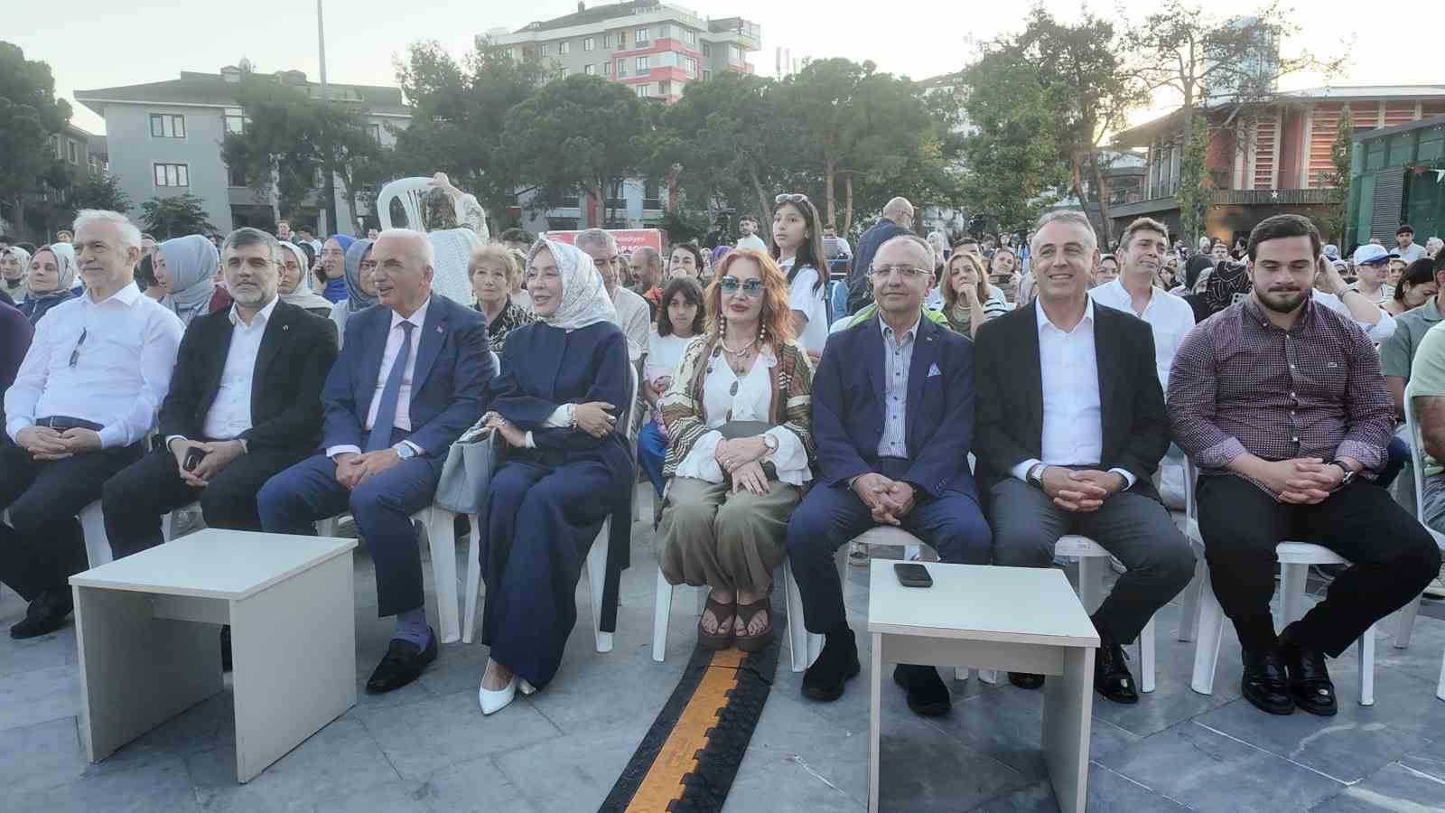 &Uuml;mraniye&rsquo;de senfoni r&uuml;zgarı: M&uuml;zik Akademisi &ouml;ğrencilerinden unutulmaz konser