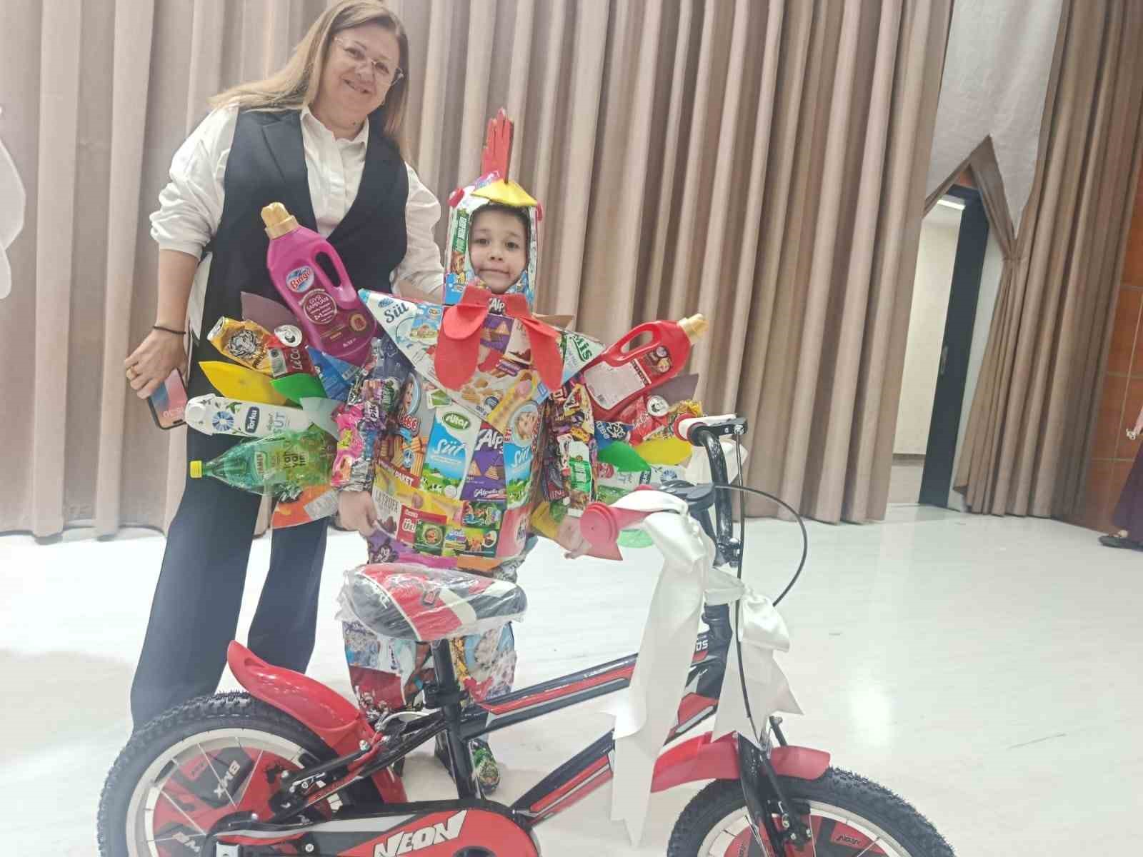 Esenlerli miniklerden geri d&ouml;n&uuml;ş&uuml;m defilesi