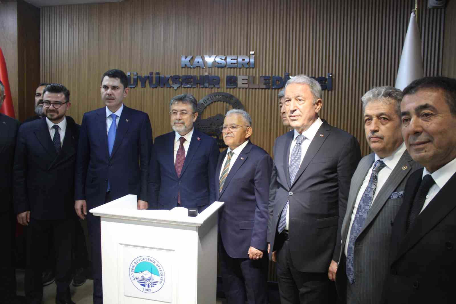 Bakan Kurum ve Yumaklı&rsquo;dan Kayseri temasları