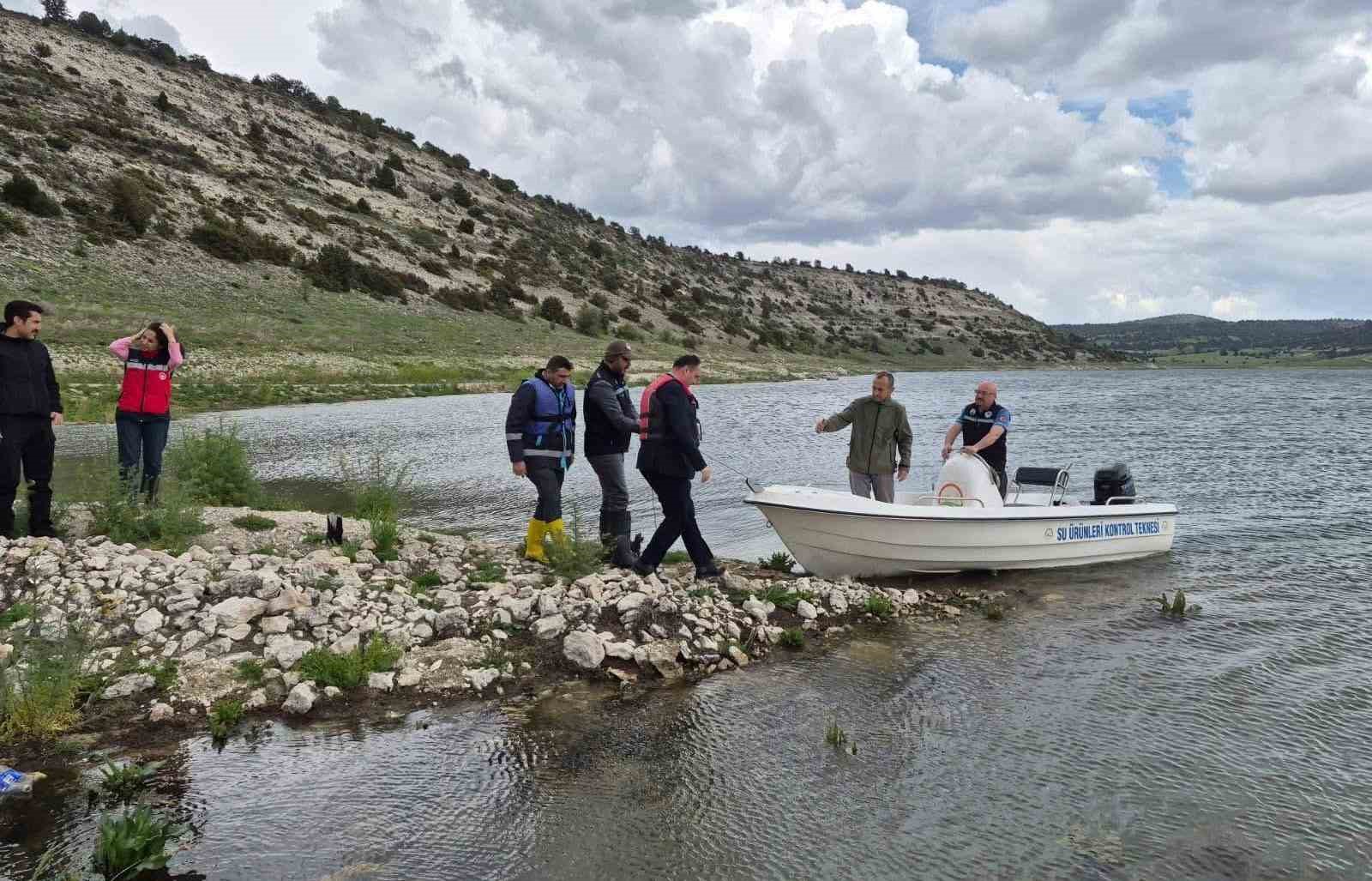 Aslanapa Kaymakamı Tosun, Kureyşler Barajı&rsquo;nda su &uuml;r&uuml;nleri denetimine katıldı