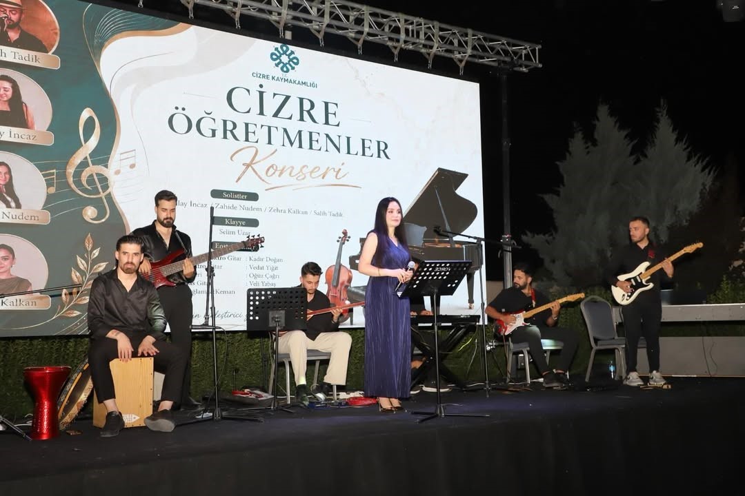Cizre&rsquo;de &ouml;ğretmen ve &ouml;ğrencilerden konser